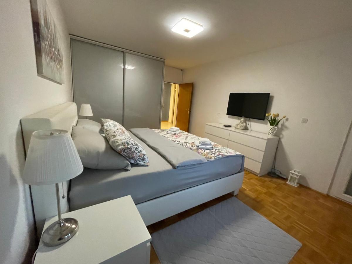 Dis Apartment Varaždin エクステリア 写真