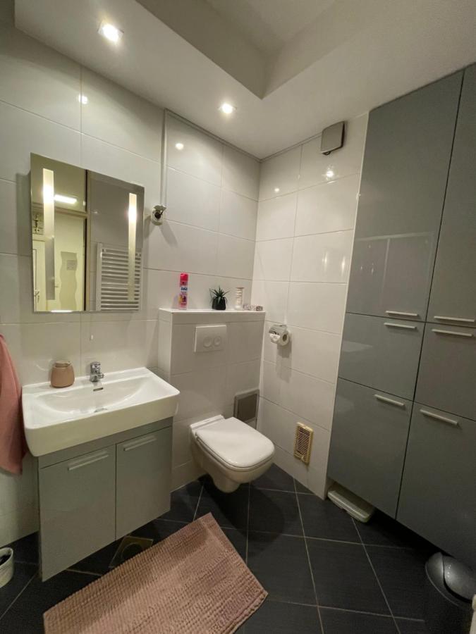 Dis Apartment Varaždin エクステリア 写真