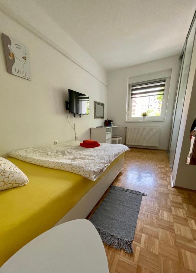 Dis Apartment Varaždin エクステリア 写真